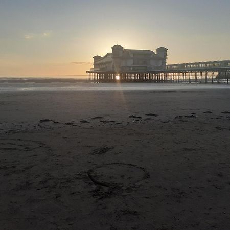 Characterful Cottage Near The Sea, Beach, Pier & Shops ウェストン・スパー・メア エクステリア 写真